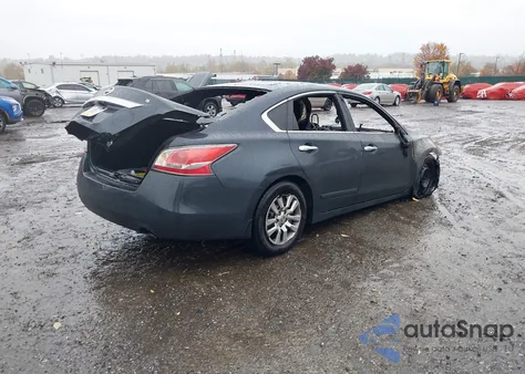 2015 Nissan Altima 2.5 S z USA, uszkodzony, nr VIN 1N4AL3AP6FC101338